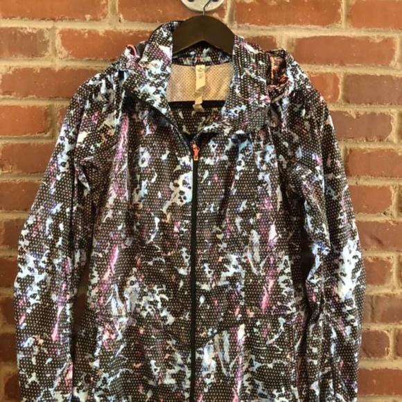 Lululemon Back Pack It Jacket in Multi Floral (6) - Picture 4 of 7